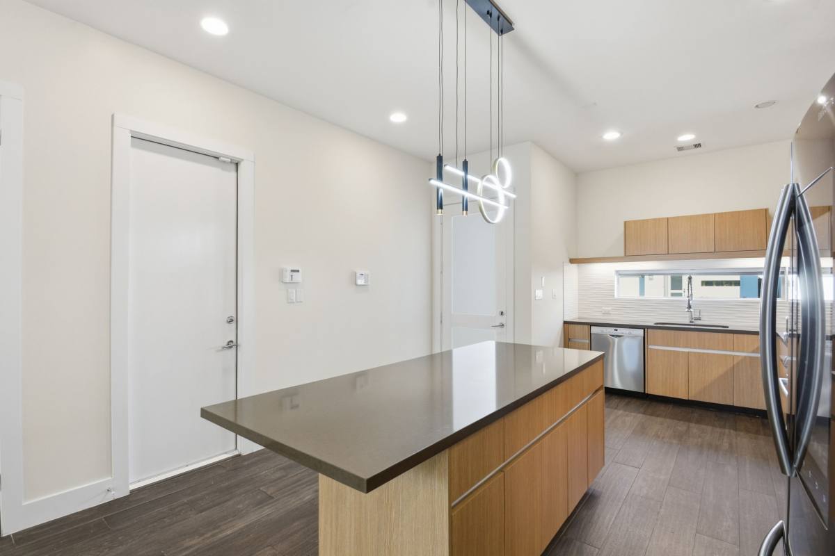Apartment for rent at 5519 Paraiso Place, Houston, TX 77091