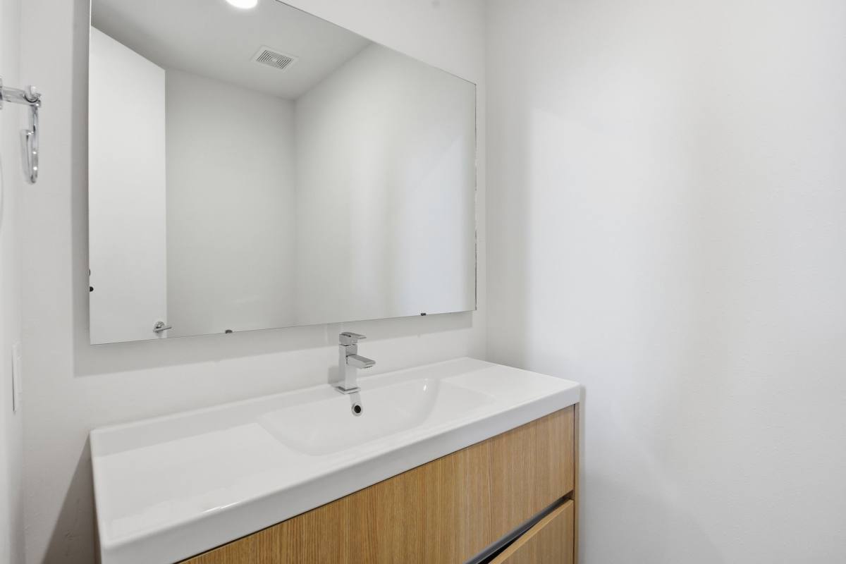 Apartment for rent at 5519 Paraiso Place, Houston, TX 77091