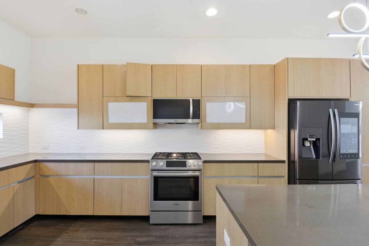Apartment for rent at 5519 Paraiso Place, Houston, TX 77091