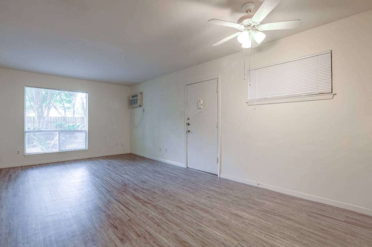 Apartment for rent at 1521 Rutland St #4, Houston, TX 77008