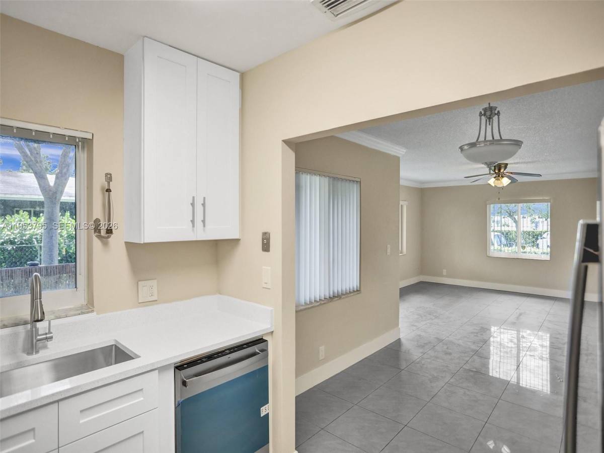 Apartment for rent at 920 SW 28th St #920-1, Fort Lauderdale, FL 33315