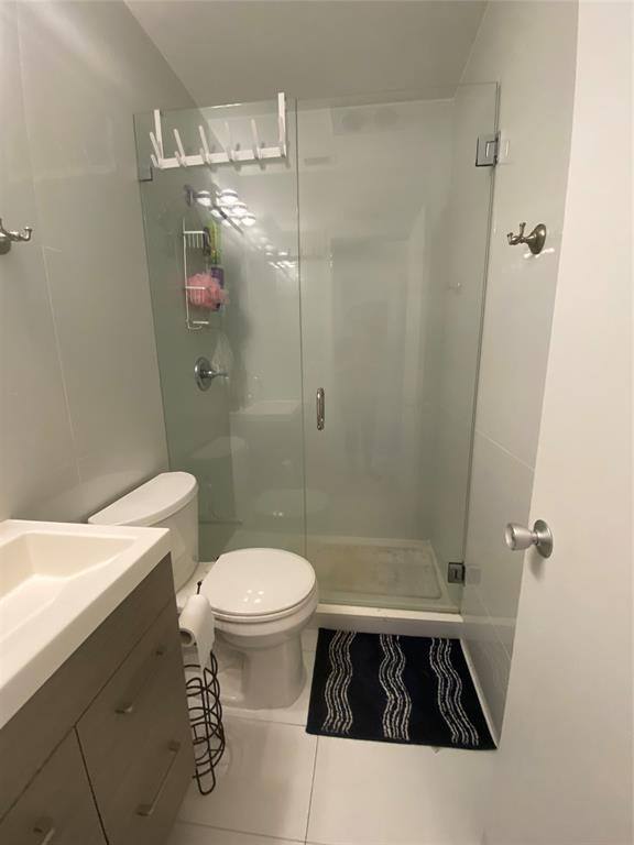 Condo for rent at 2100 NE 38th St #216, Pompano Beach, FL 33064