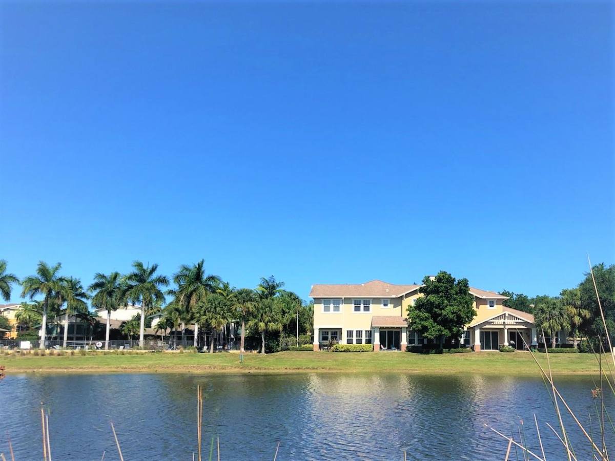 Townhouse for rent at 685 Pacific Grove Dr #685-2, West Palm Beach, FL 33401