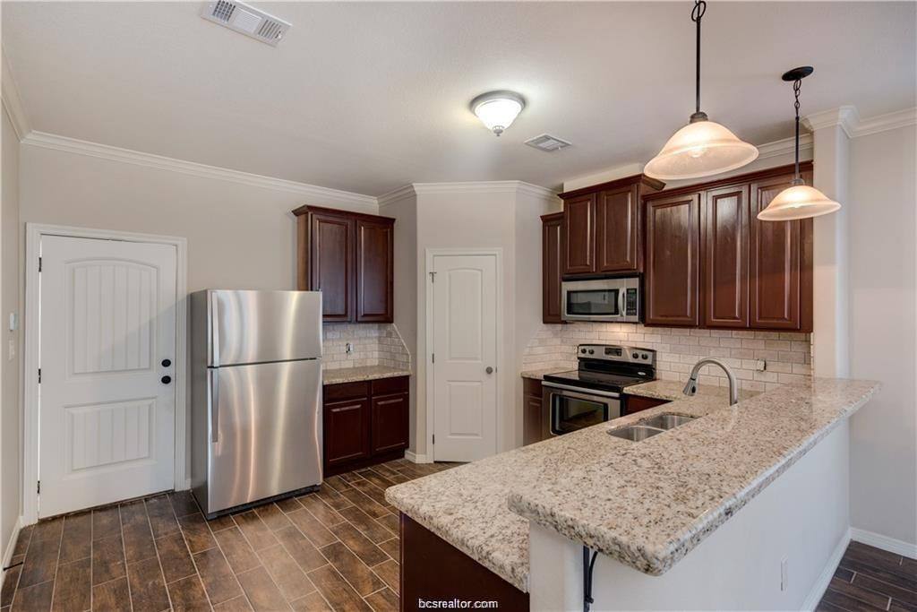 Apartment for rent at 406 Ash St #406A, College Station, TX 77840