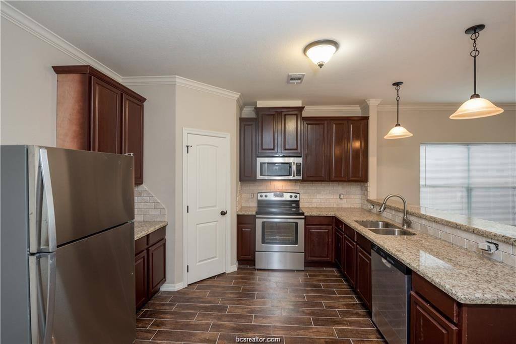 Apartment for rent at 406 Ash St #406A, College Station, TX 77840