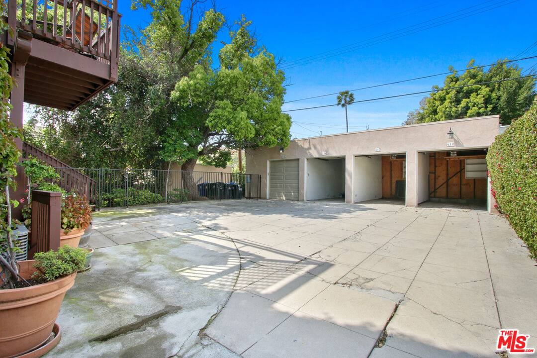 Apartment for rent at 619 N Plymouth Blvd #619, Los Angeles, CA 90004
