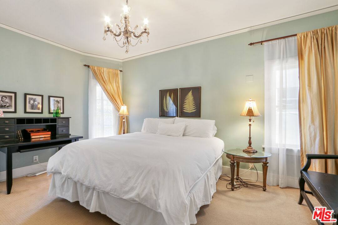Apartment for rent at 619 N Plymouth Blvd #619, Los Angeles, CA 90004