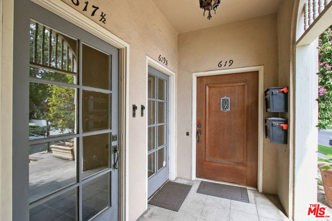 Apartment for rent at 619 N Plymouth Blvd #619, Los Angeles, CA 90004