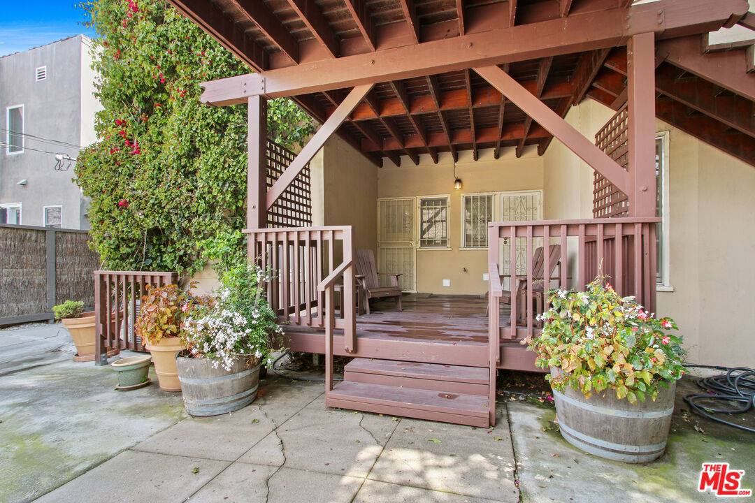 Apartment for rent at 619 N Plymouth Blvd #619, Los Angeles, CA 90004