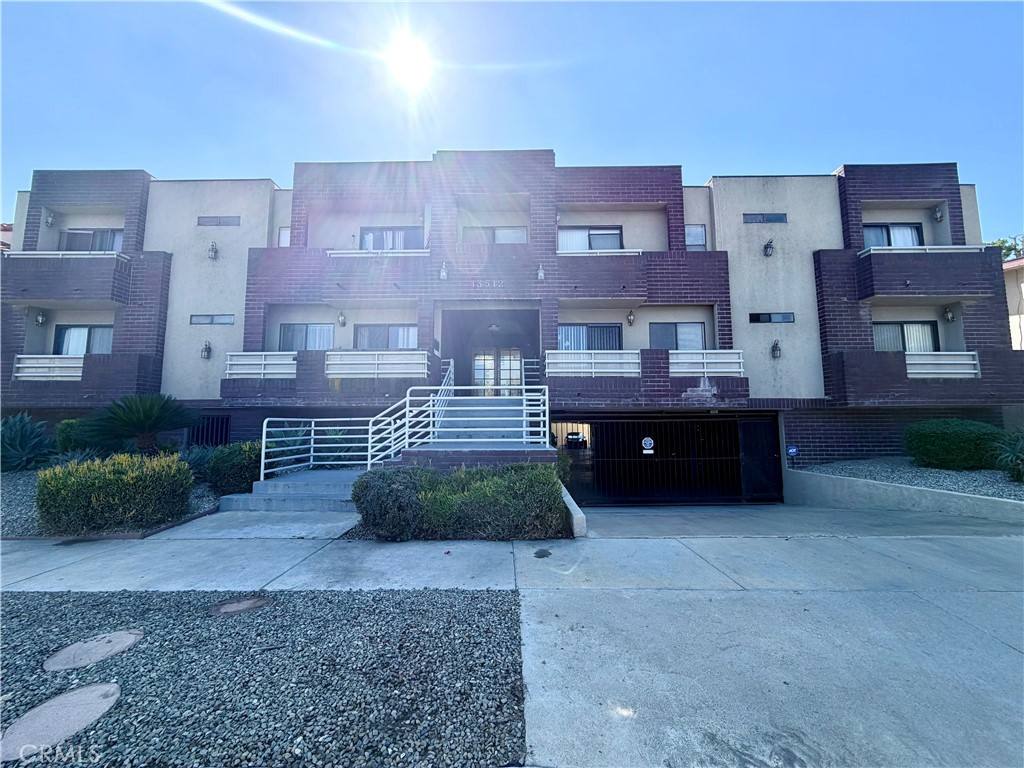 Apartment for rent at 13512 Moorpark St #103, Sherman Oaks, CA 91423
