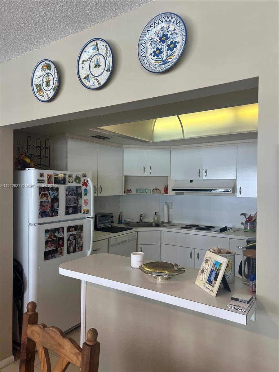Apartment for rent at 3800 Galt Ocean Dr #1403, Fort Lauderdale, FL 33308