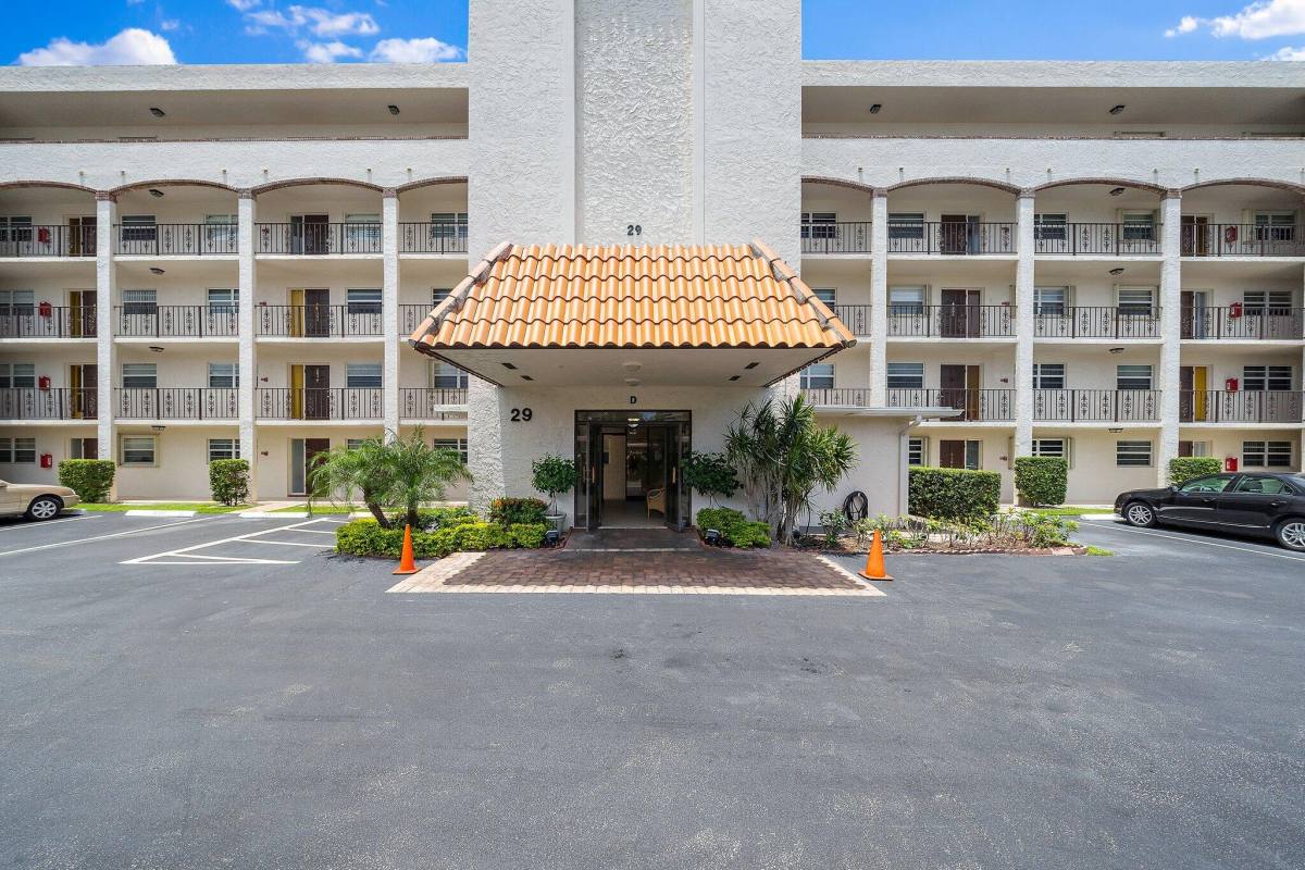 Apartment for rent at 29 Yacht Club Dr #407, North Palm Beach, FL 33408