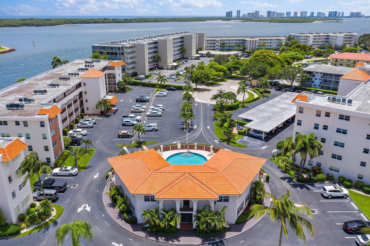 Apartment for rent at 29 Yacht Club Dr #407, North Palm Beach, FL 33408