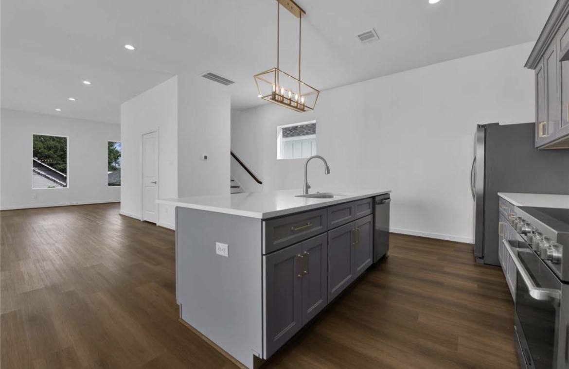 Apartment for rent at 207 Edgewood St #207B, Houston, TX 77011
