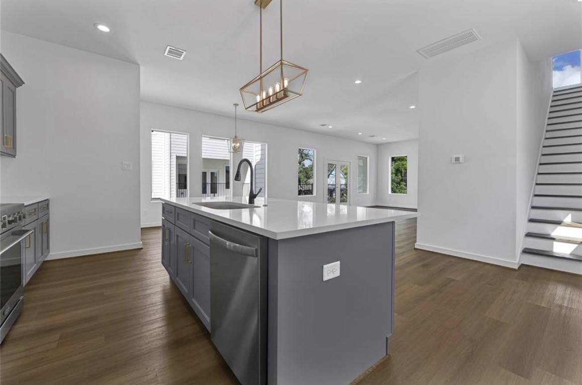 Apartment for rent at 207 Edgewood St #207B, Houston, TX 77011