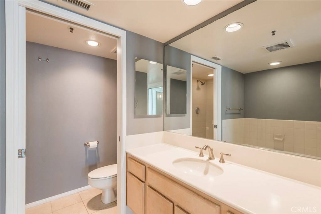 Condo for rent at 200 Pacific Coast Highway 200-314, Huntington Beach, CA 92648