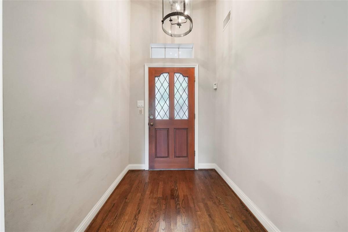 Apartment for rent at 11530 Wickhollow Lane, Houston, TX 77043