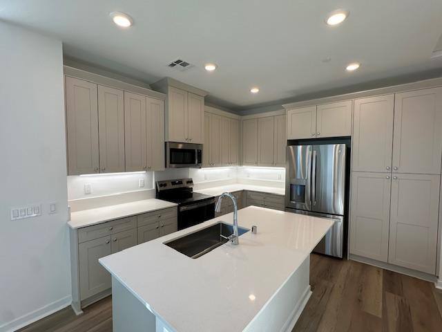 Townhouse for rent at 9423 Sepulveda Blvd #5, North Hills, CA 91343