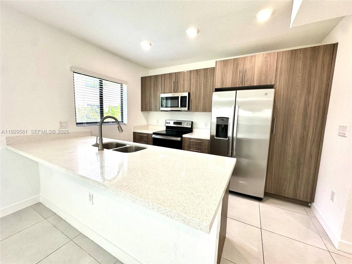 Apartment for rent at 1163 NW 2nd St, Homestead, FL 33034
