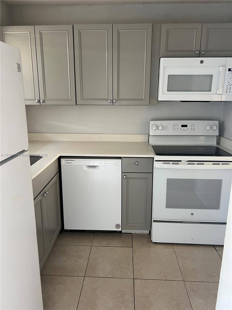 Apartment for rent at 8400 Sunrise Lakes Blvd #106, Fort Lauderdale, FL 33322