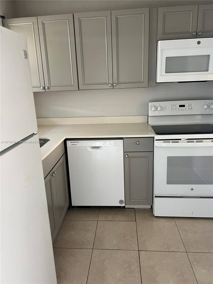 Apartment for rent at 8400 Sunrise Lakes Blvd #106, Fort Lauderdale, FL 33322