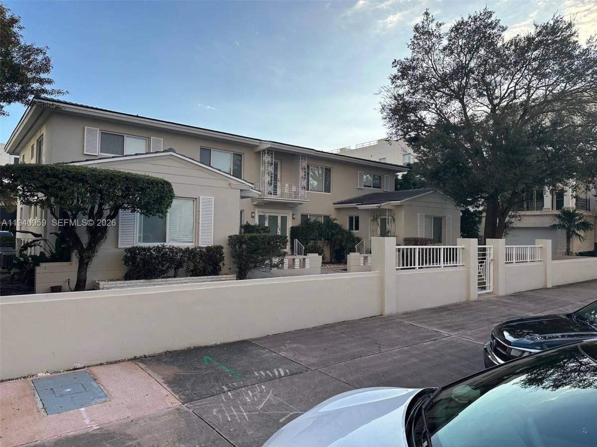 Apartment for rent at 738 Biltmore Way #738-1, Miami, FL 33134