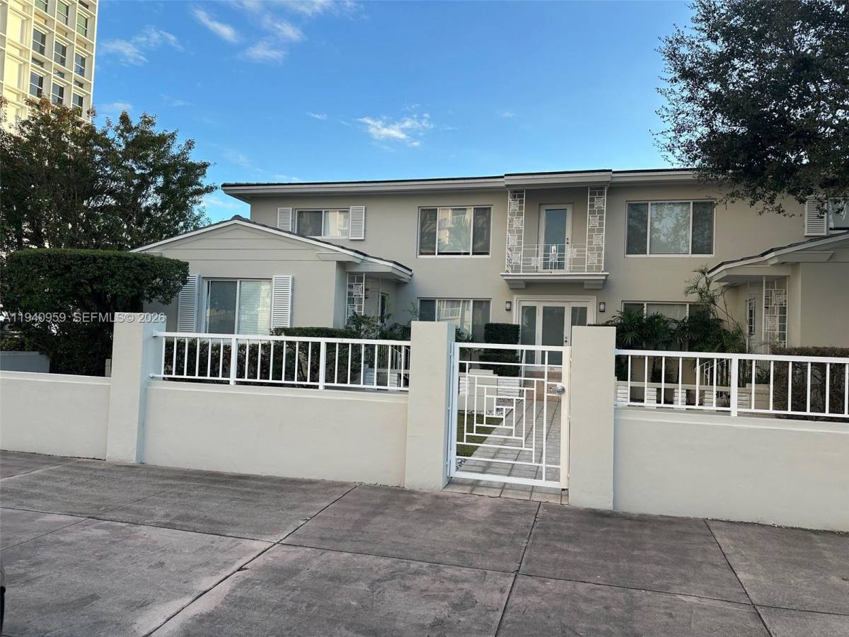 Apartment for rent at 738 Biltmore Way #738-1, Miami, FL 33134