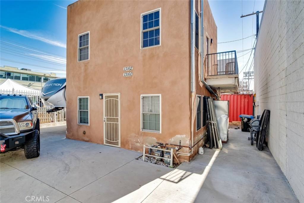 Apartment for rent at 10615 San Fernando Rd, Pacoima, CA 91331