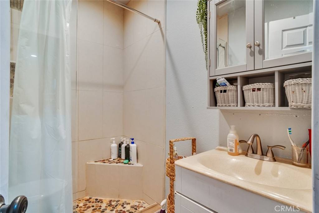 Apartment for rent at 10615 San Fernando Rd, Pacoima, CA 91331