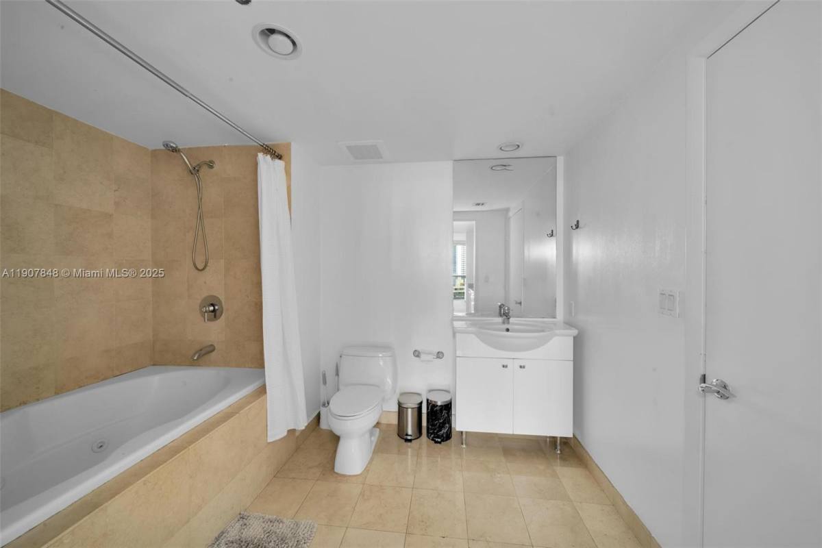 Apartment for rent at 1850 S Ocean Dr #1609, Hallandale, FL 33009