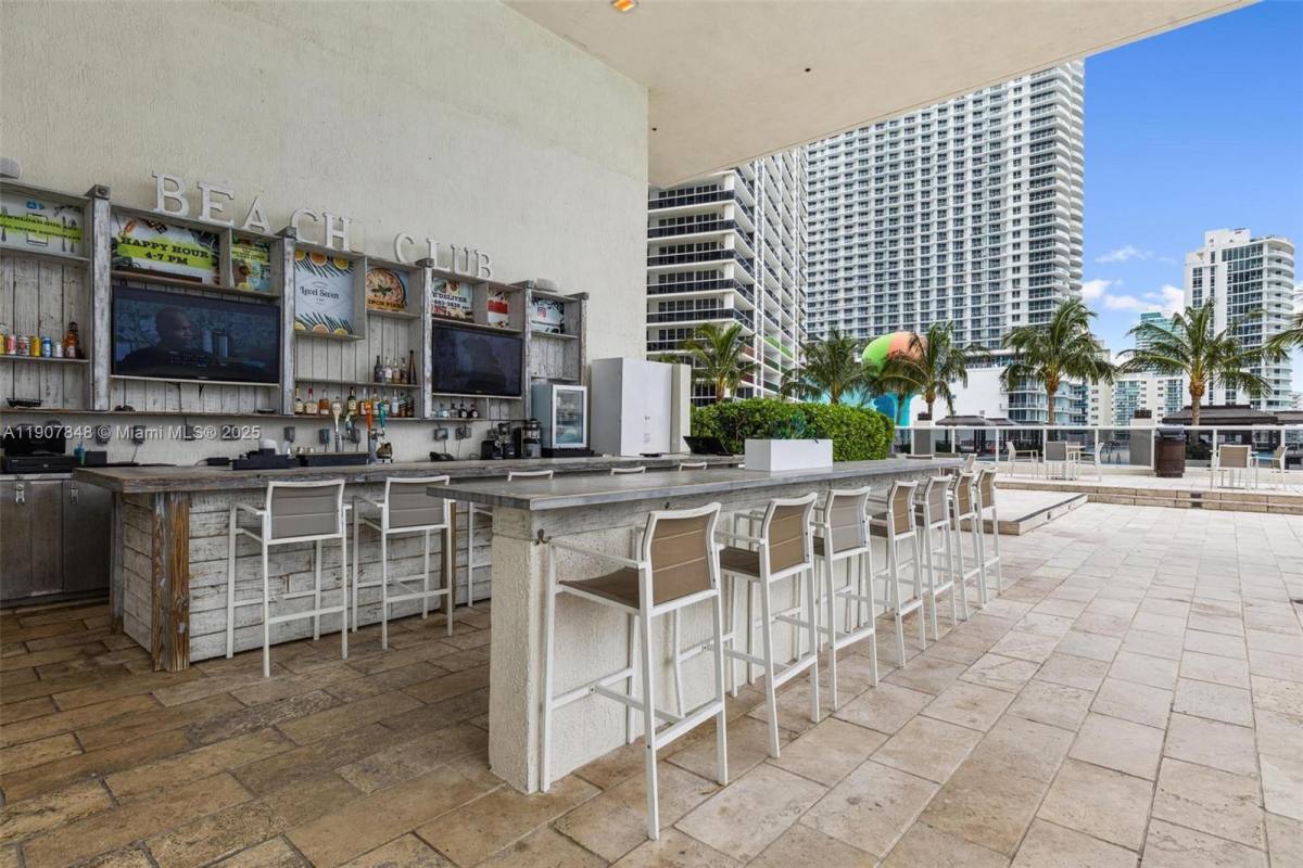 Apartment for rent at 1850 S Ocean Dr #1609, Hallandale, FL 33009