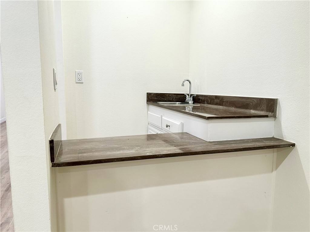 Townhouse for rent at 1433 S Beverly Dr, Los Angeles, CA 90035
