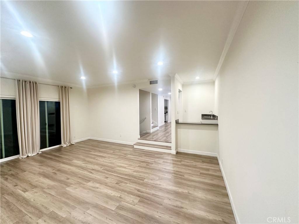 Townhouse for rent at 1433 S Beverly Dr, Los Angeles, CA 90035