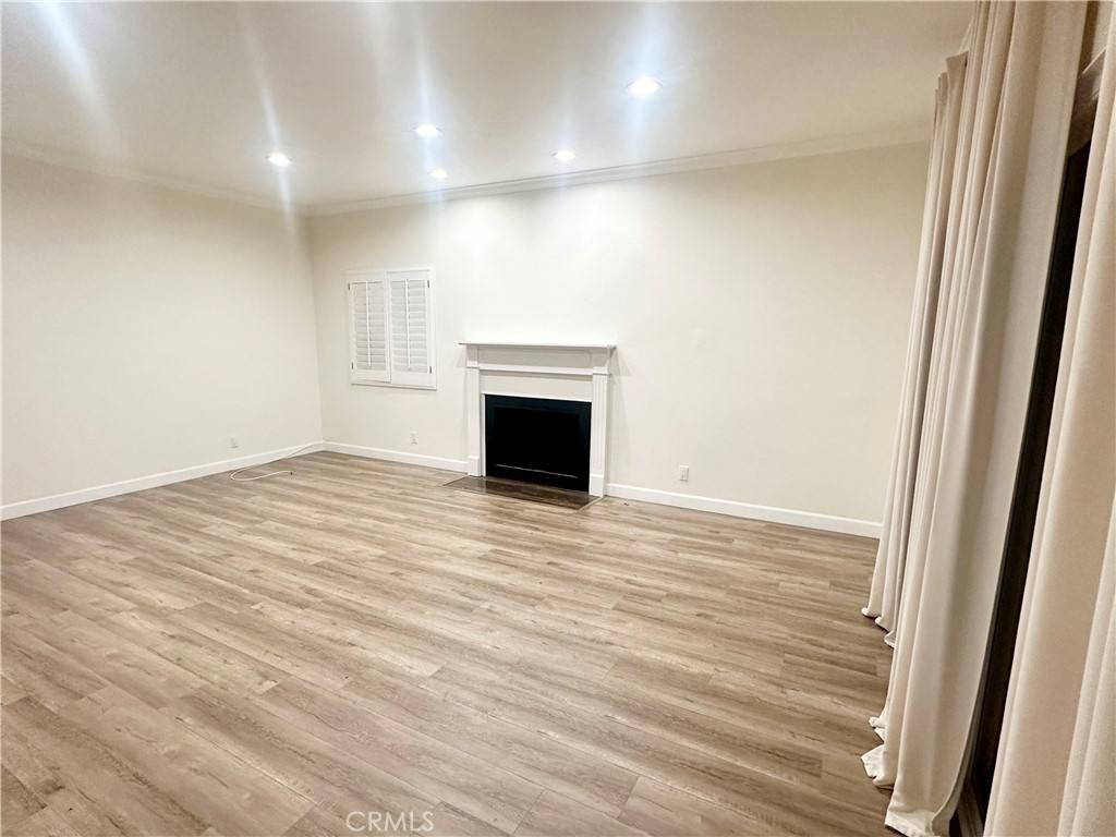 Townhouse for rent at 1433 S Beverly Dr, Los Angeles, CA 90035