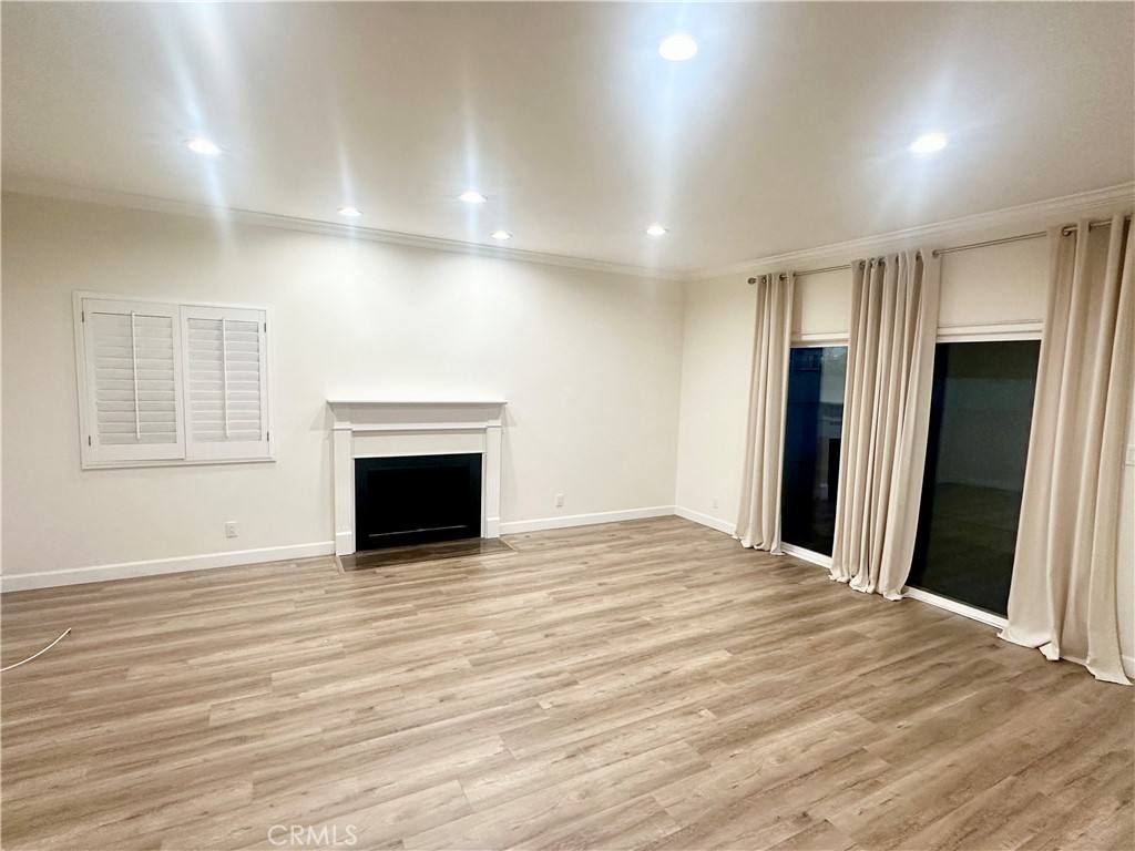 Townhouse for rent at 1433 S Beverly Dr, Los Angeles, CA 90035