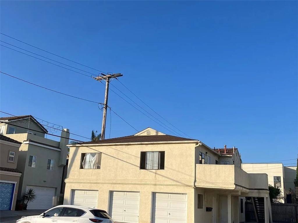 Apartment for rent at 608 Olive Ave #608, Huntington Beach, CA 92648
