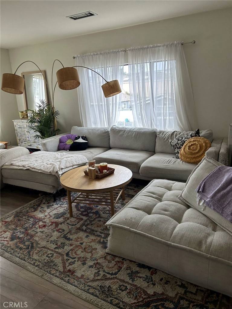 Apartment for rent at 608 Olive Ave #608, Huntington Beach, CA 92648