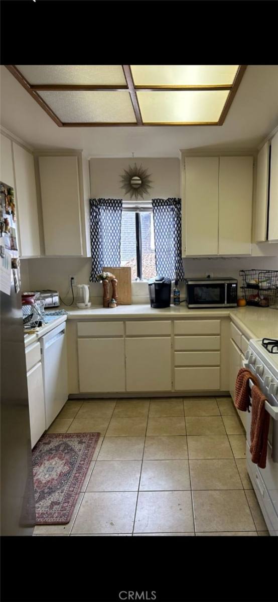 Apartment for rent at 608 Olive Ave #608, Huntington Beach, CA 92648