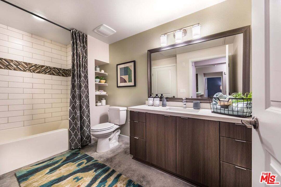 Apartment for rent at 7290 Edinger Ave #4051, Huntington Beach, CA 92647