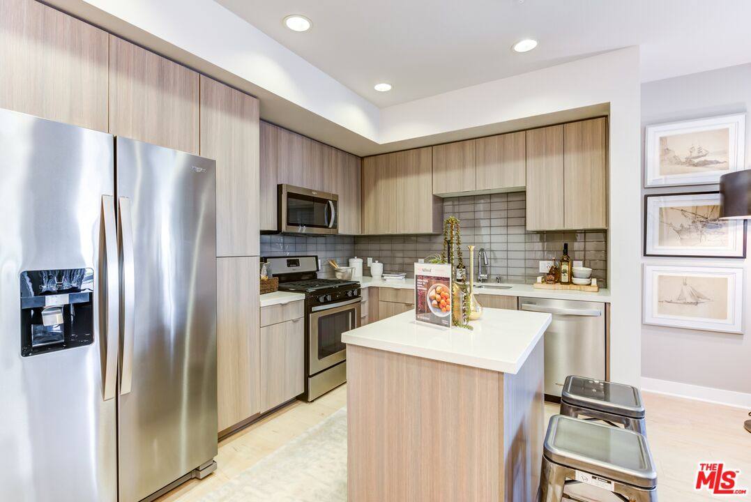 Apartment for rent at 7290 Edinger Ave #4051, Huntington Beach, CA 92647