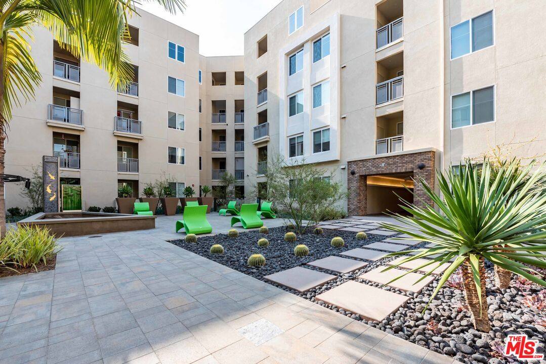 Apartment for rent at 7290 Edinger Ave #4051, Huntington Beach, CA 92647