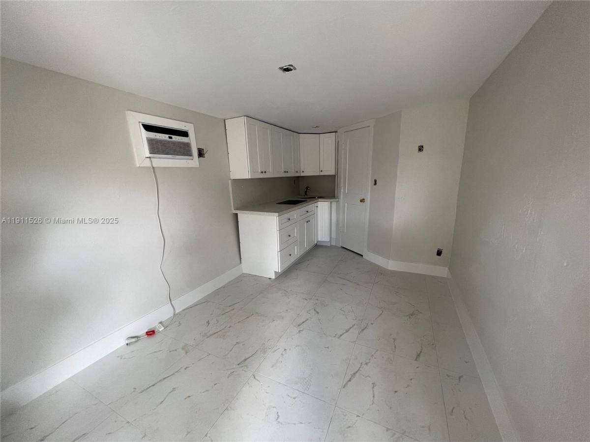 Apartment for rent at 27 NE 5th Ave #27EFFICIENCY, Hialeah, FL 33010