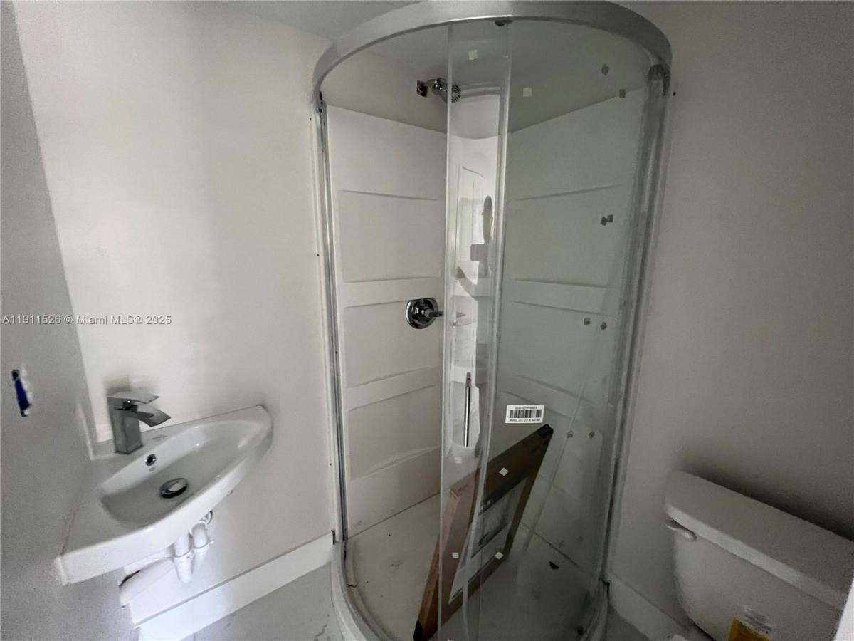Apartment for rent at 27 NE 5th Ave #27EFFICIENCY, Hialeah, FL 33010