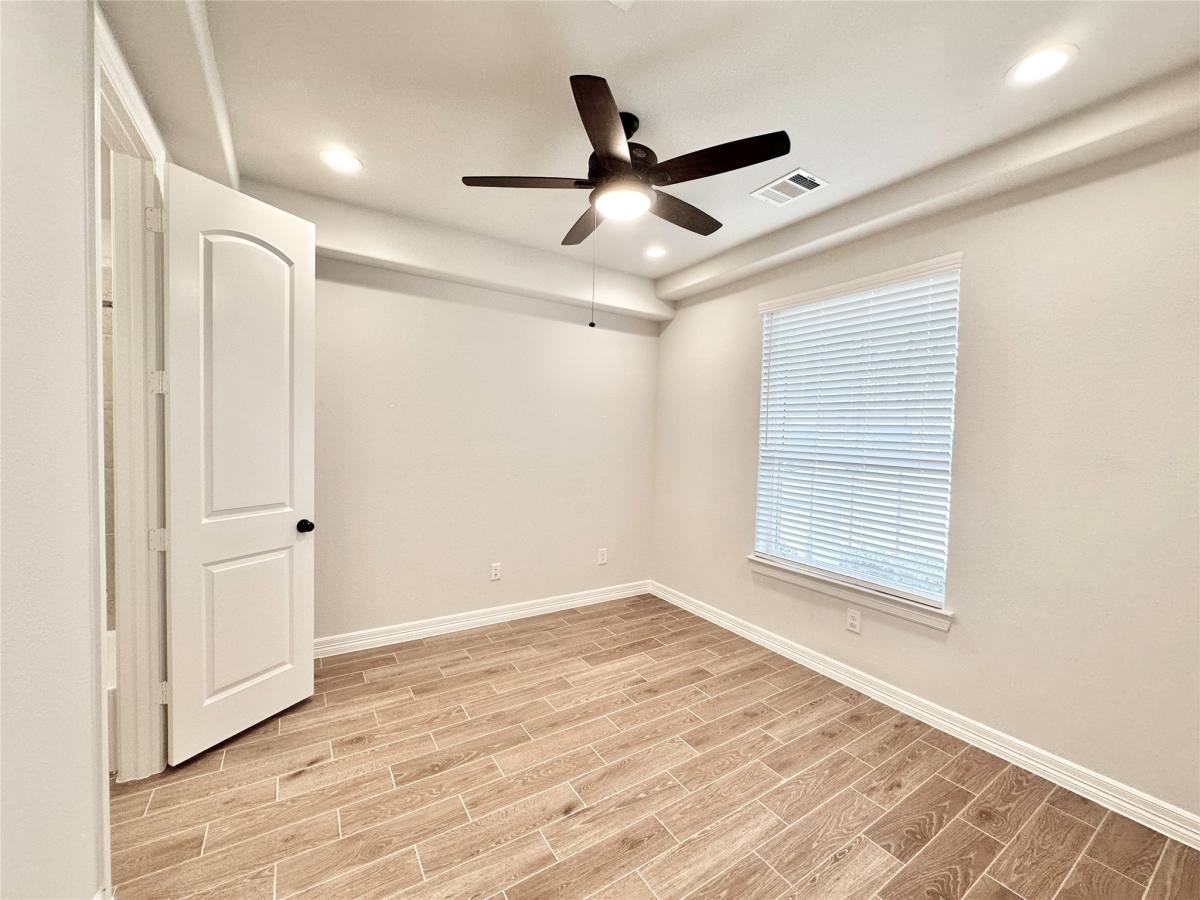Apartment for rent at 11019 Cane Oak Way, Houston, TX 77043
