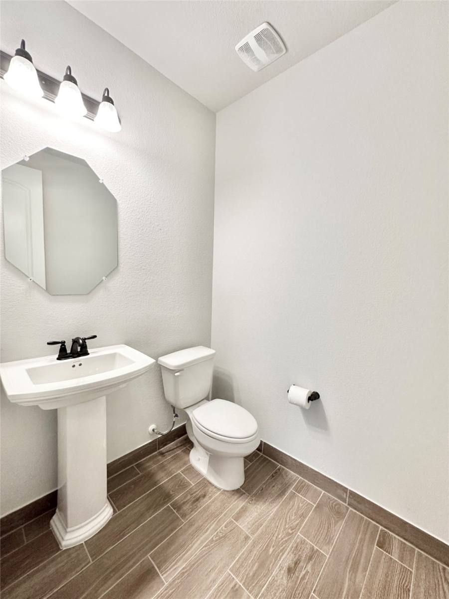 Apartment for rent at 11019 Cane Oak Way, Houston, TX 77043