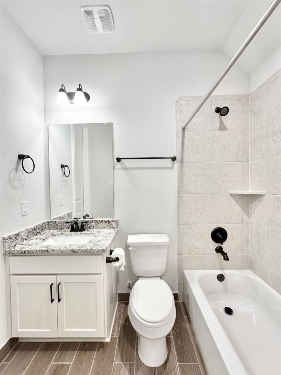 Apartment for rent at 11019 Cane Oak Way, Houston, TX 77043