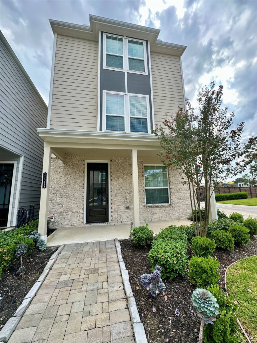 Apartment for rent at 11019 Cane Oak Way, Houston, TX 77043