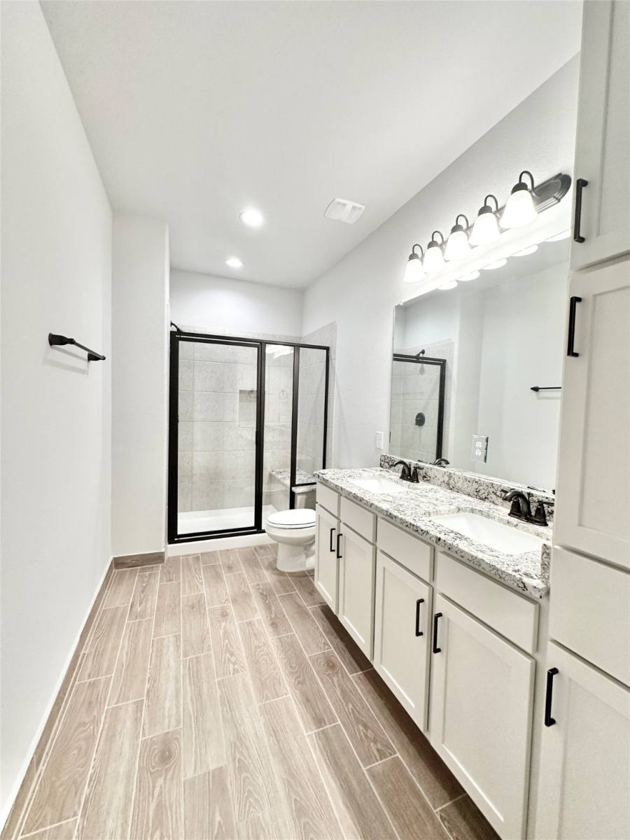 Apartment for rent at 11019 Cane Oak Way, Houston, TX 77043