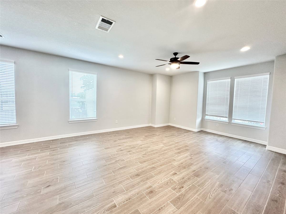 Apartment for rent at 11019 Cane Oak Way, Houston, TX 77043