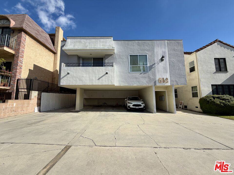 Apartment for rent at 812 N Alfred St #812-3, West Hollywood, CA 90069